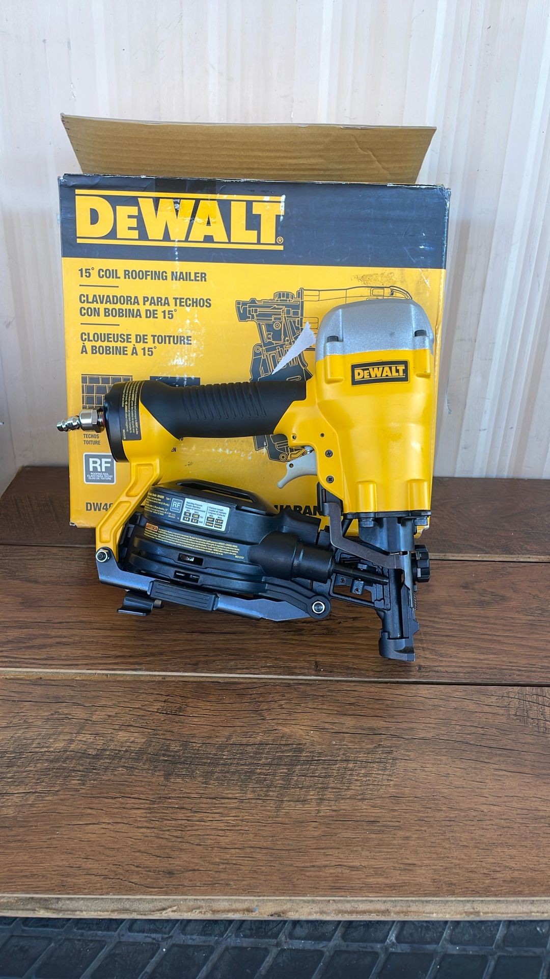 DEWALT 1-3/4 in. 15 Degree Pneumatic Coil Roofing Nailer