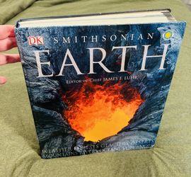 SMITHSONIAN EARTH Hardcover Book $5