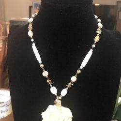 The Limited Necklace -Beautiful- White Rose Pendant