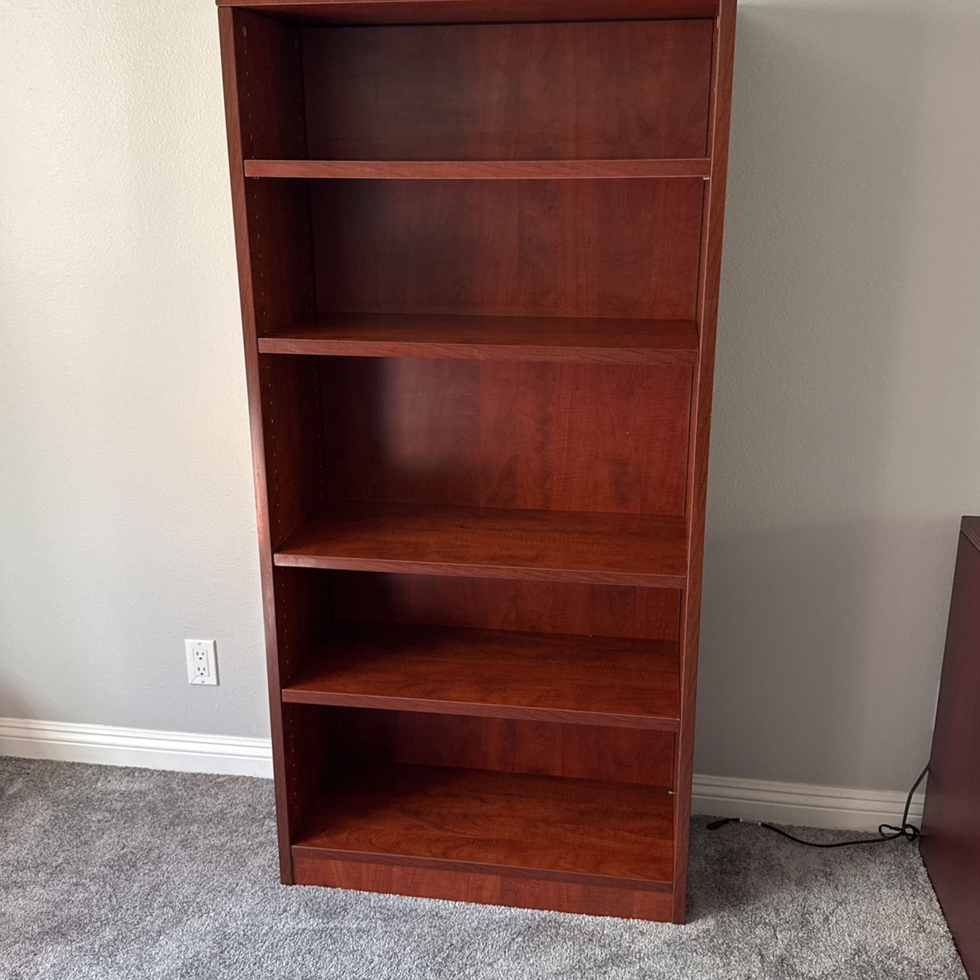 Bookshelf, four movable shelves.