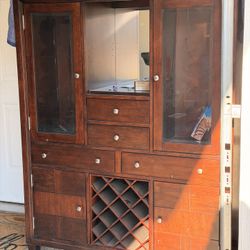 Wooden Hutch / China Cabinet – Solid & Heavy 