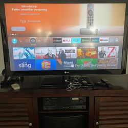 BIG LG 52” TV HD like New With Remote 52LD550-UB Unbeatable Price