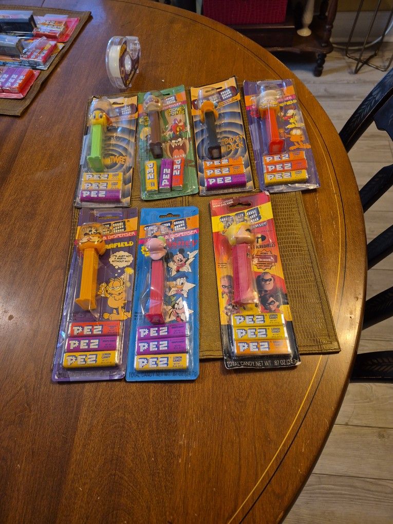 13 Vintage pez dispensers13c