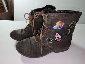 Fun outer space boots, size 5 big kids/ladies