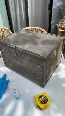 Mesh cabinet