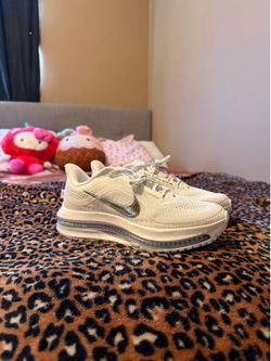 NIKE Air Zoom size 9 women
