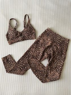 Lorna Jane Wild Side set