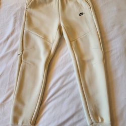 FS: Nike Sportswear Tech Fleece Jogger Pants HV0959-234