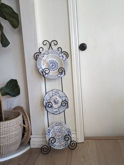Vintage Scrollwork Style Black Metal Wall-Mounted Plate Display Holder / Wall Decoration  Wall Decor