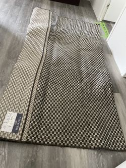 Indoor/outdoor Light Gray Carpet,7’- 10”x 7’- 10” Square 