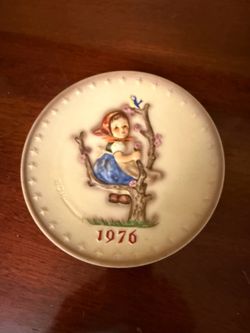 vintage 1976 M.J. Hummel 6th Annual Collector's Plate