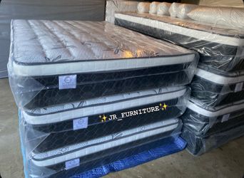 Mattress Pillow top At Low Prices ✨in plastic✨ ⭐️Queen $170 ⭐️Full $150 ⭐️Twin $120 ⭐️King $280 ⭐️Cal King $280 🚚Delivery available