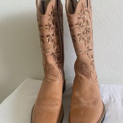 WOMEN BOOTS 