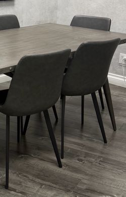 6-piece set of grey chairs