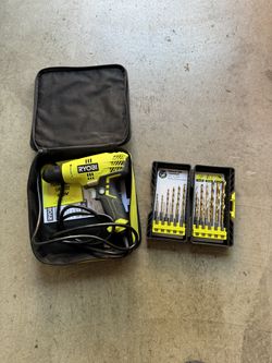 Drill with a drill bit set