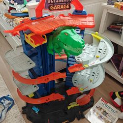 Hot Wheels city Robo T-Rex Ultimate Garage