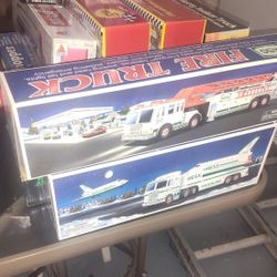 Vintage Getty Trucks 5,6,7,8th Edition Plus 2 Hess Trucks And A Few More Trucks