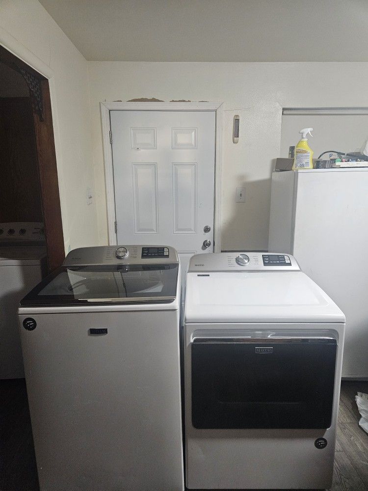 MAYTAG WASHER AND DRYER SET BOTH ELECTRIC XL CAPACITY 5.3 CU EXCELENT CONDITION DELIVERY AVAILABLE FOR EXTRA FEE WE DO REPAIRS