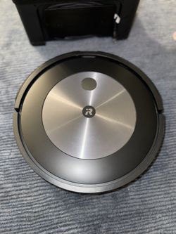 IRobot ROOMBA J7 Vacuum