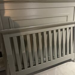 Grey Baby Crib That Turn Into A Twin Bed 