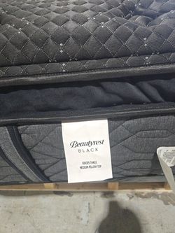 Beautyrest Black Mattress KING