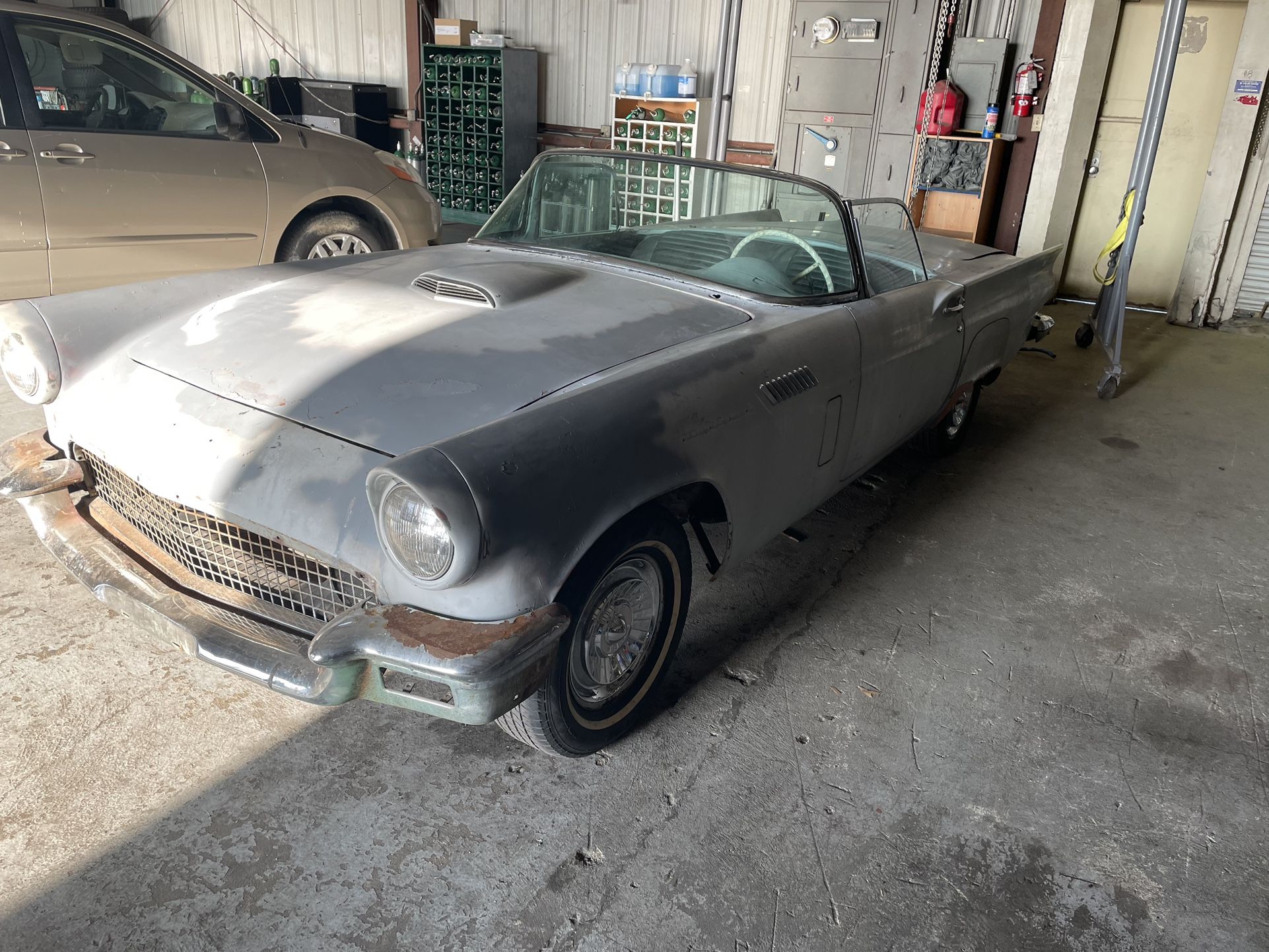 1957 Ford Thunderbird