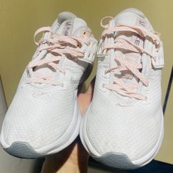 Nike(WMNS) Nike Air Max Bella TR 4 'Summit White Orange Pearl' Size 5