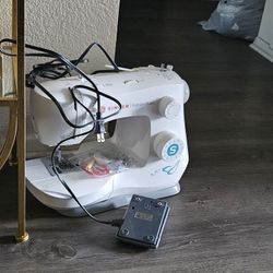 Singe5 Sewing machine