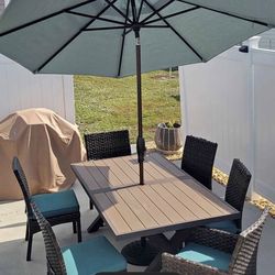 Outdoor dining set