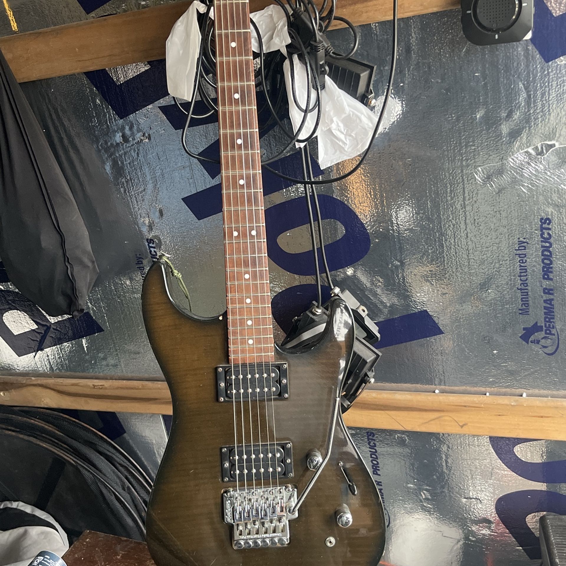 jackson guitar newly strung and maintained. ready to go