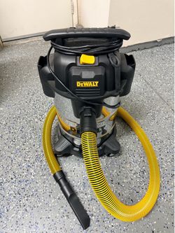 Dewalt DXV08SA Stainless Steel Wet/Dry 8-Gallon 5 HP Vacuum