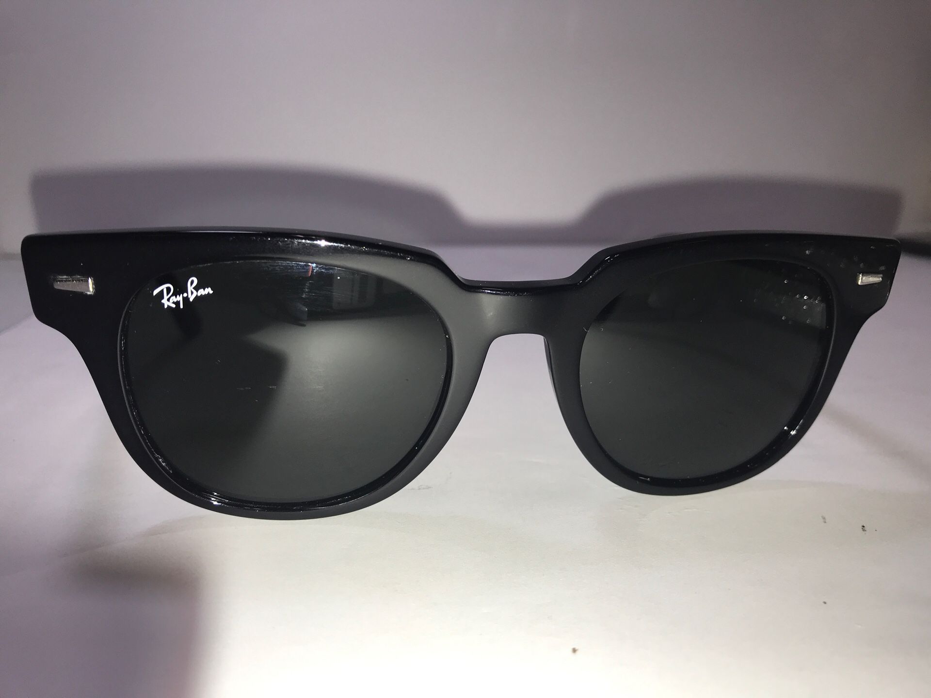 Ray Ban Sunglasses #21467-1