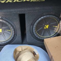 2 10in Kickers And 400 Watt Amp