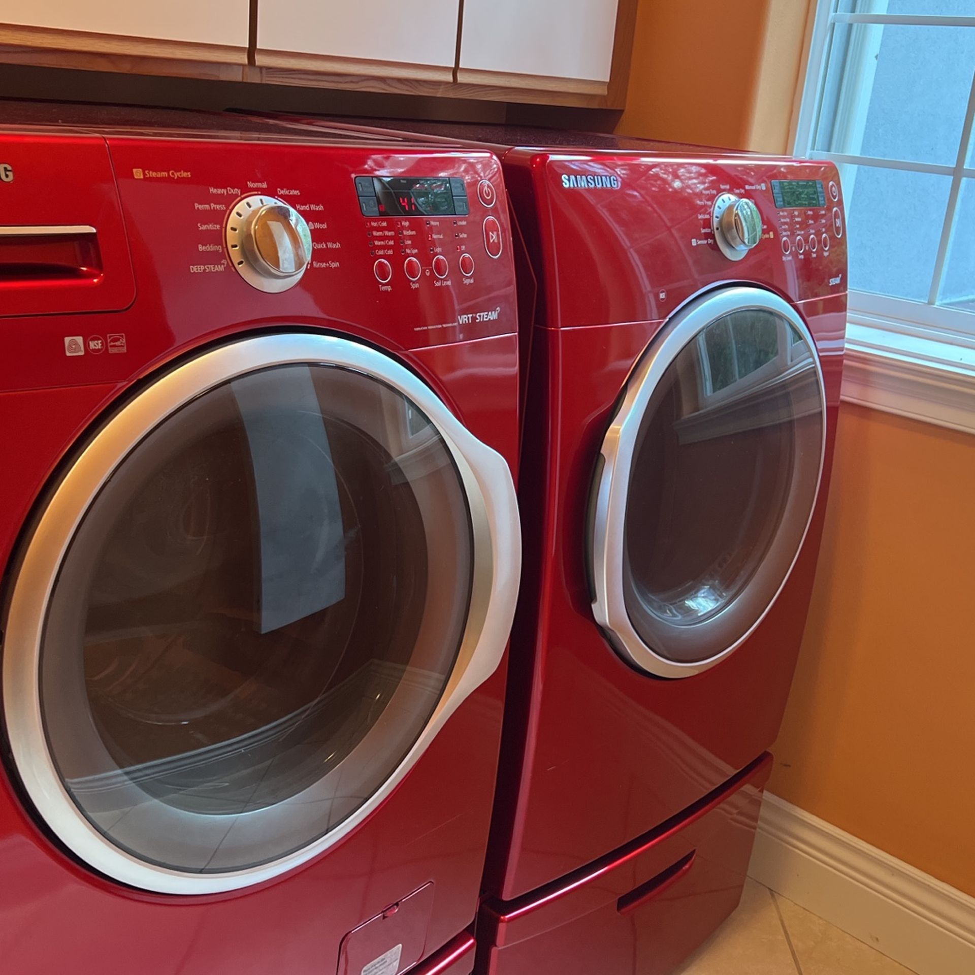 Large Capacity Samsung electric washer And gas dryer Set With Pedestals