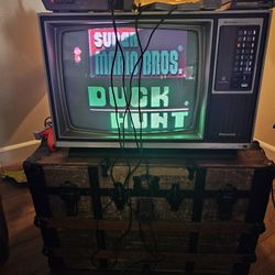 Vintage Color TV And Nintendo With Games And Gun