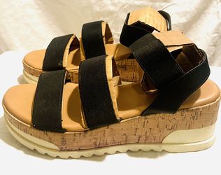 Universal Thread Black Platform Sandals 8m 