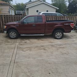 2010 FORD F150  XLT  V8