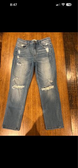 Light Wash Distressed Straight Leg Jeans