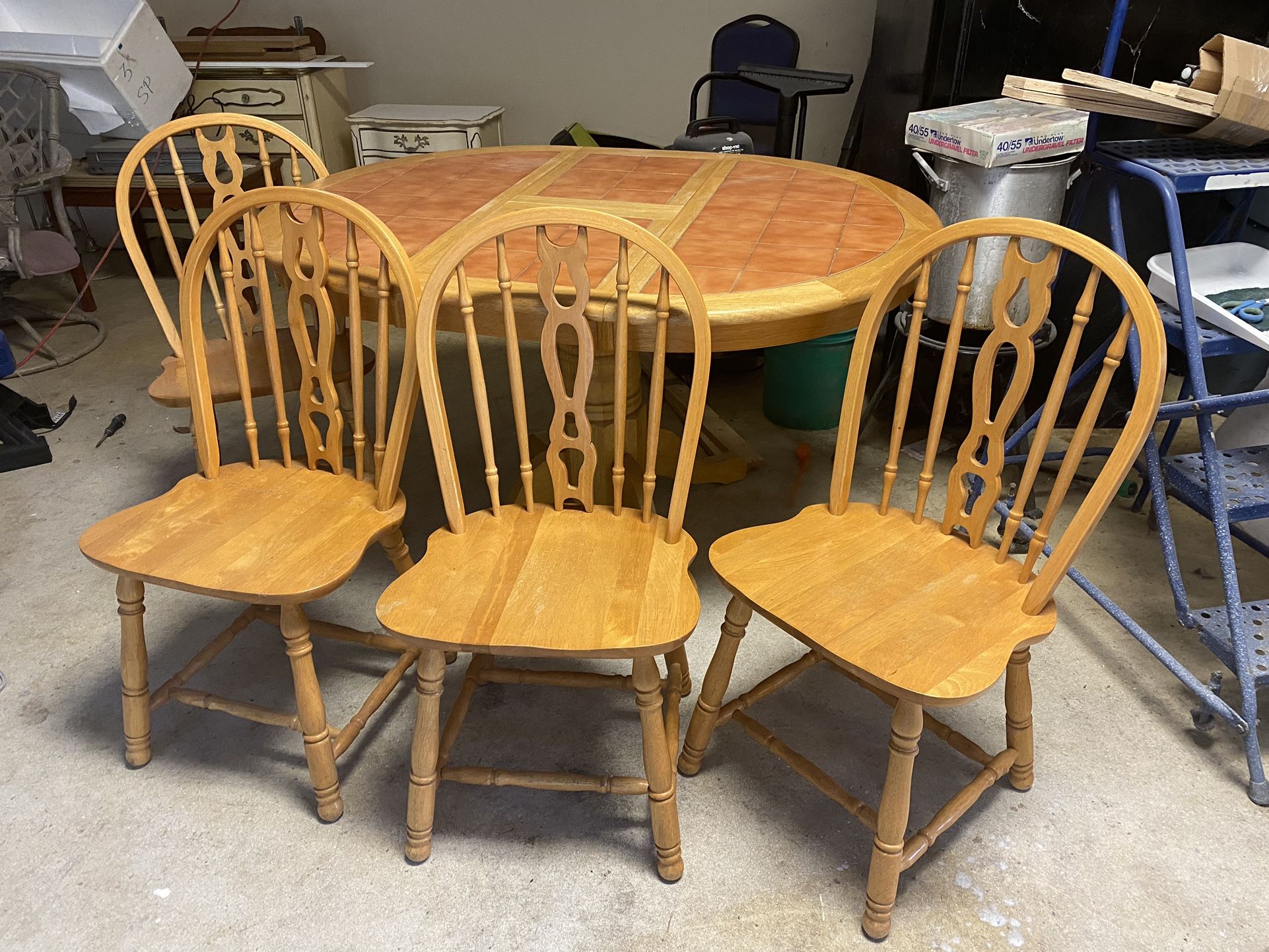 Oval tile Top Kitchen Table & 4 Chairs 