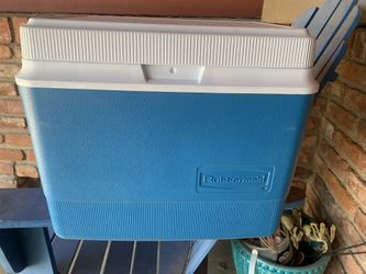 Rubbermaid Ice Chest