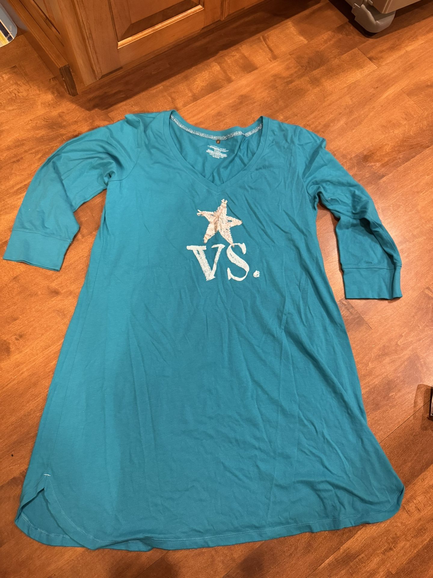 Woman’s Victoria’s Secret sleep shirt shipping available