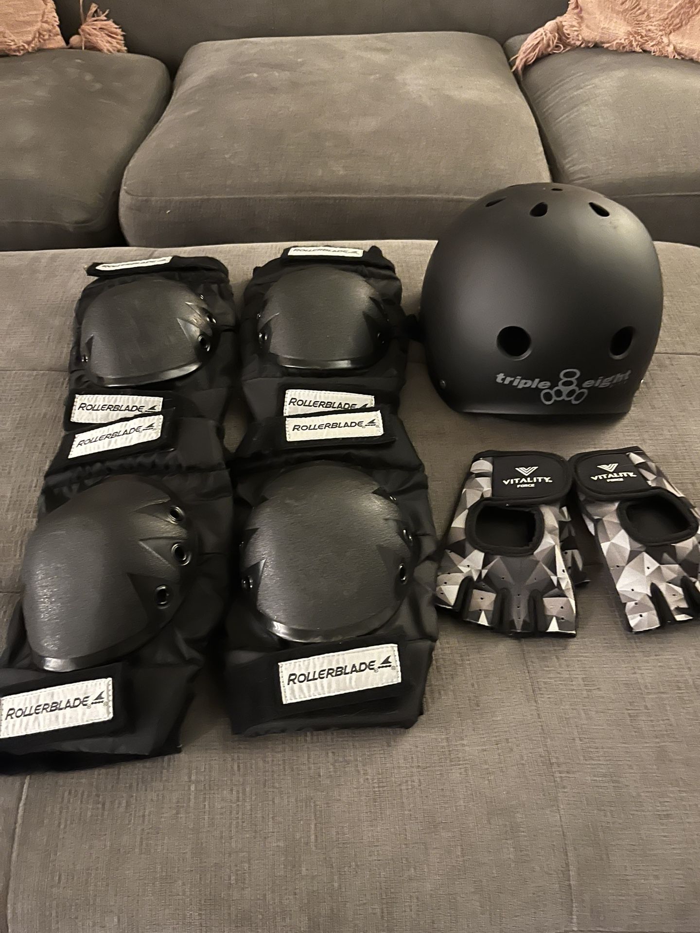 Halloween Costume/Helmet & Pad Set
