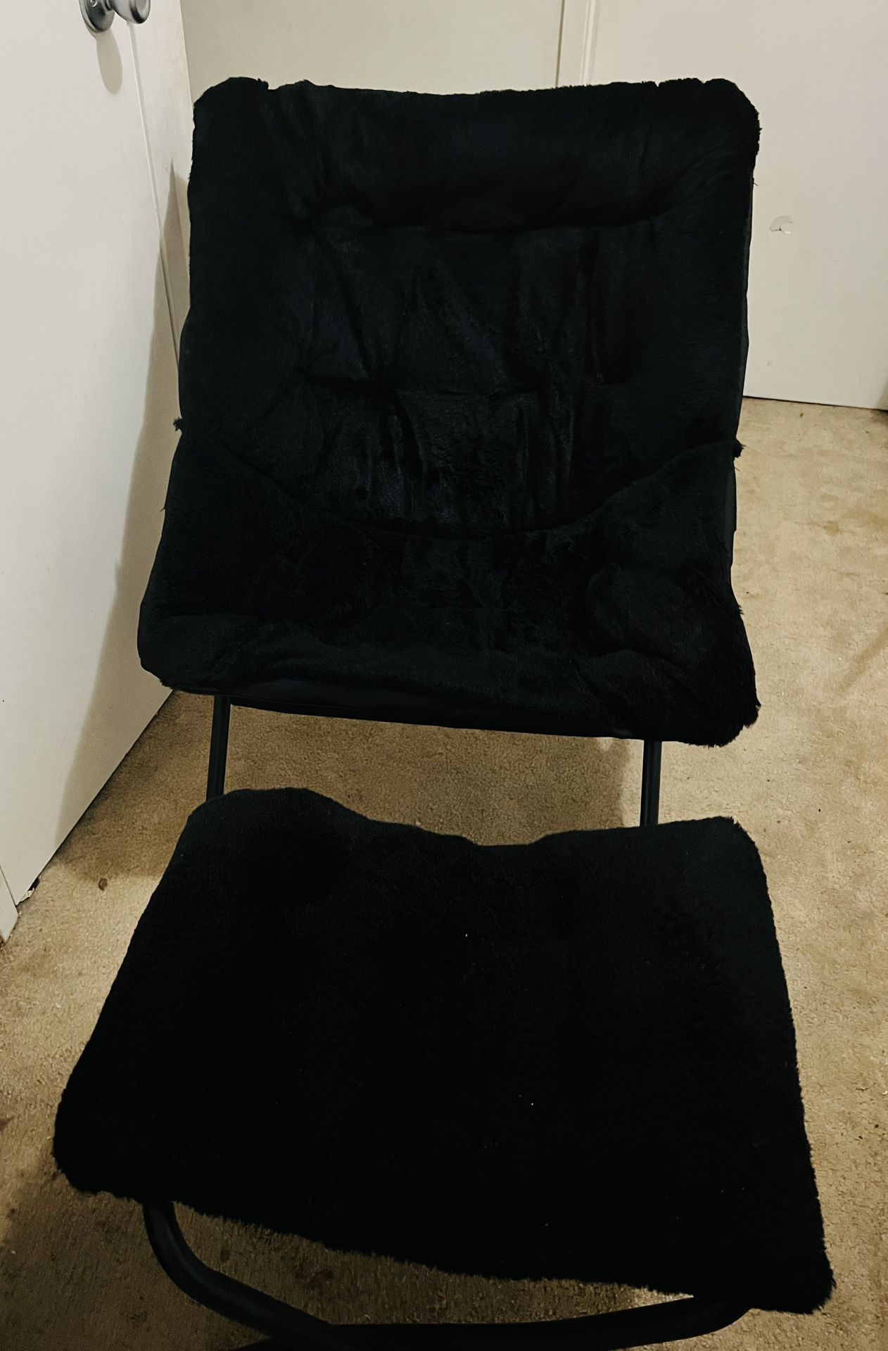Oversized Folding Faux Fur Chair with Ottoman, X-Large Soft Saucer Chair, Foldable Metal Frame for Bedroom, Living Room, Balcony (Black)