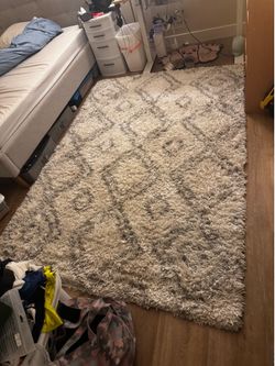 5'3"x7'6" White Rug
