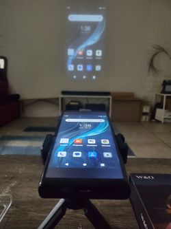 PROJECTOR CELL PHONE BRAND NEW