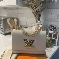 ⚜️L….V Epi Twist MM Handb@g⚜️