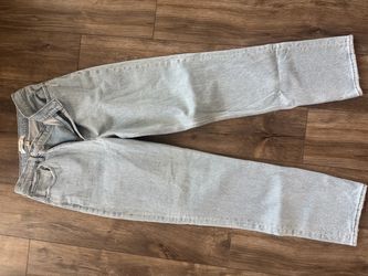 Woman’s Abercrombie 90s straight jeans- size 8L