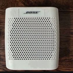 Bose SoundLink Color -white - Model #415859 with Charging Cord