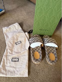 Gucci• Supreme Beige Monogram GG Slides