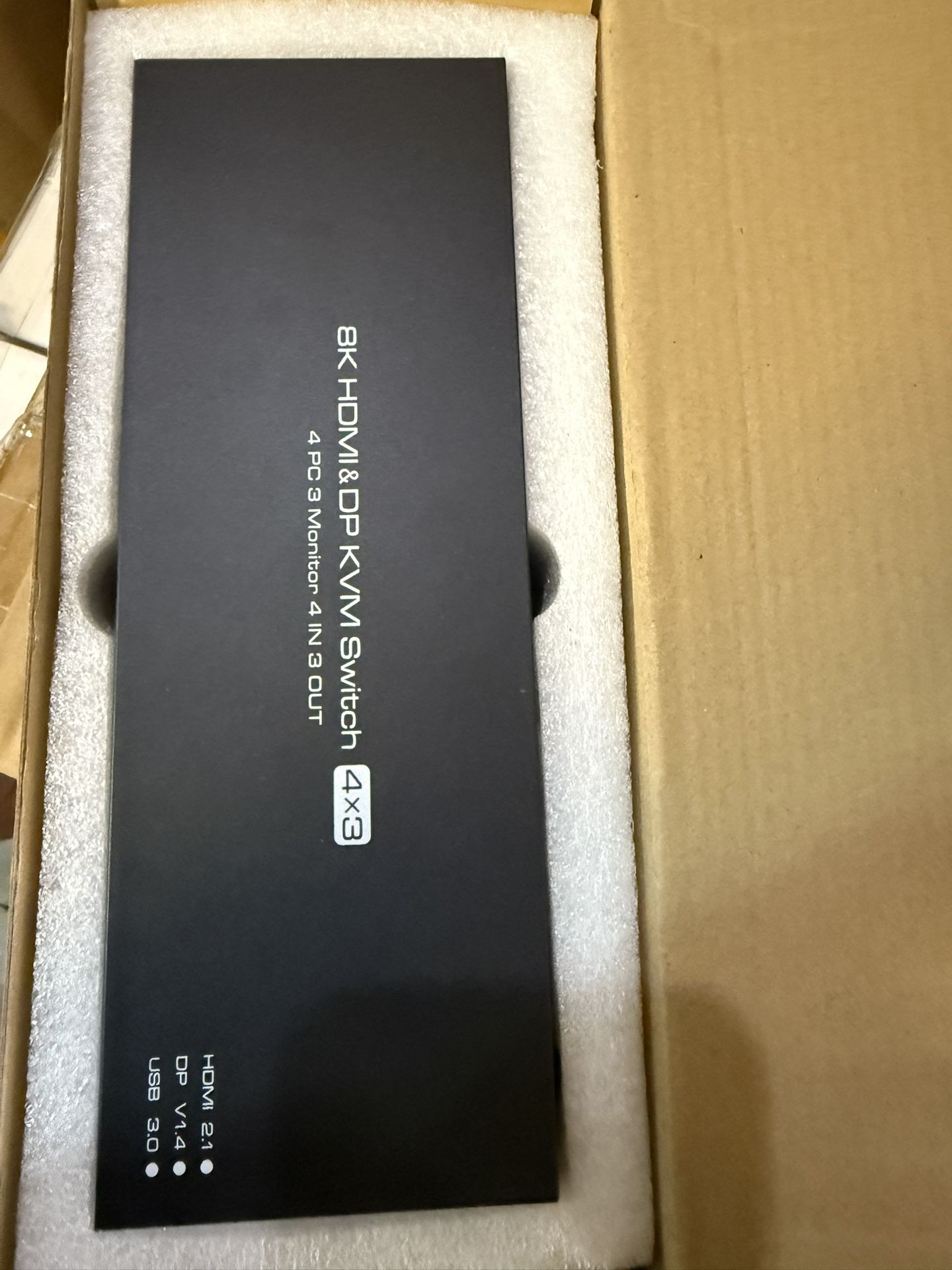 Triple Monitor for Four Computer Share 3 Display and Four USB 3.0 Ports